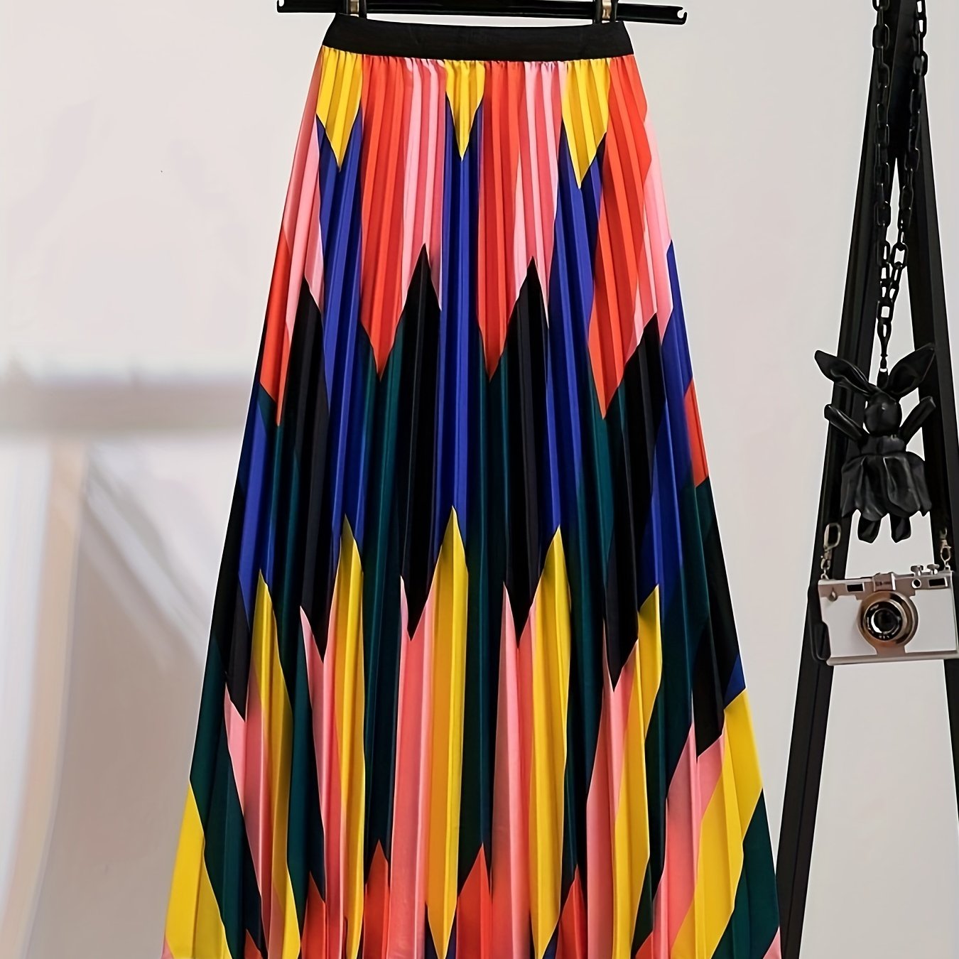 Plus Size Elegant Skirt, Women's Plus Chevron Print Elastic Waist High Rise Pleated Maxi Skirt
