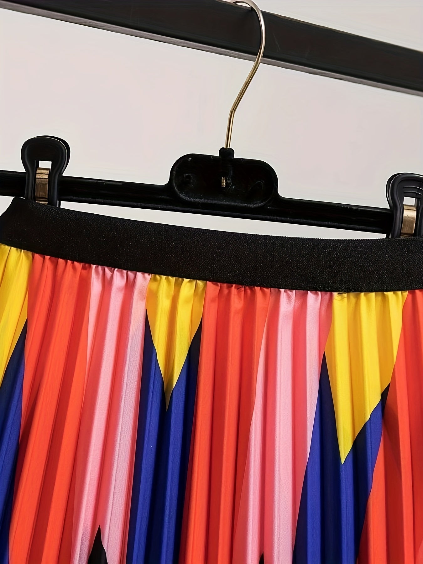 Plus Size Elegant Skirt, Women's Plus Chevron Print Elastic Waist High Rise Pleated Maxi Skirt