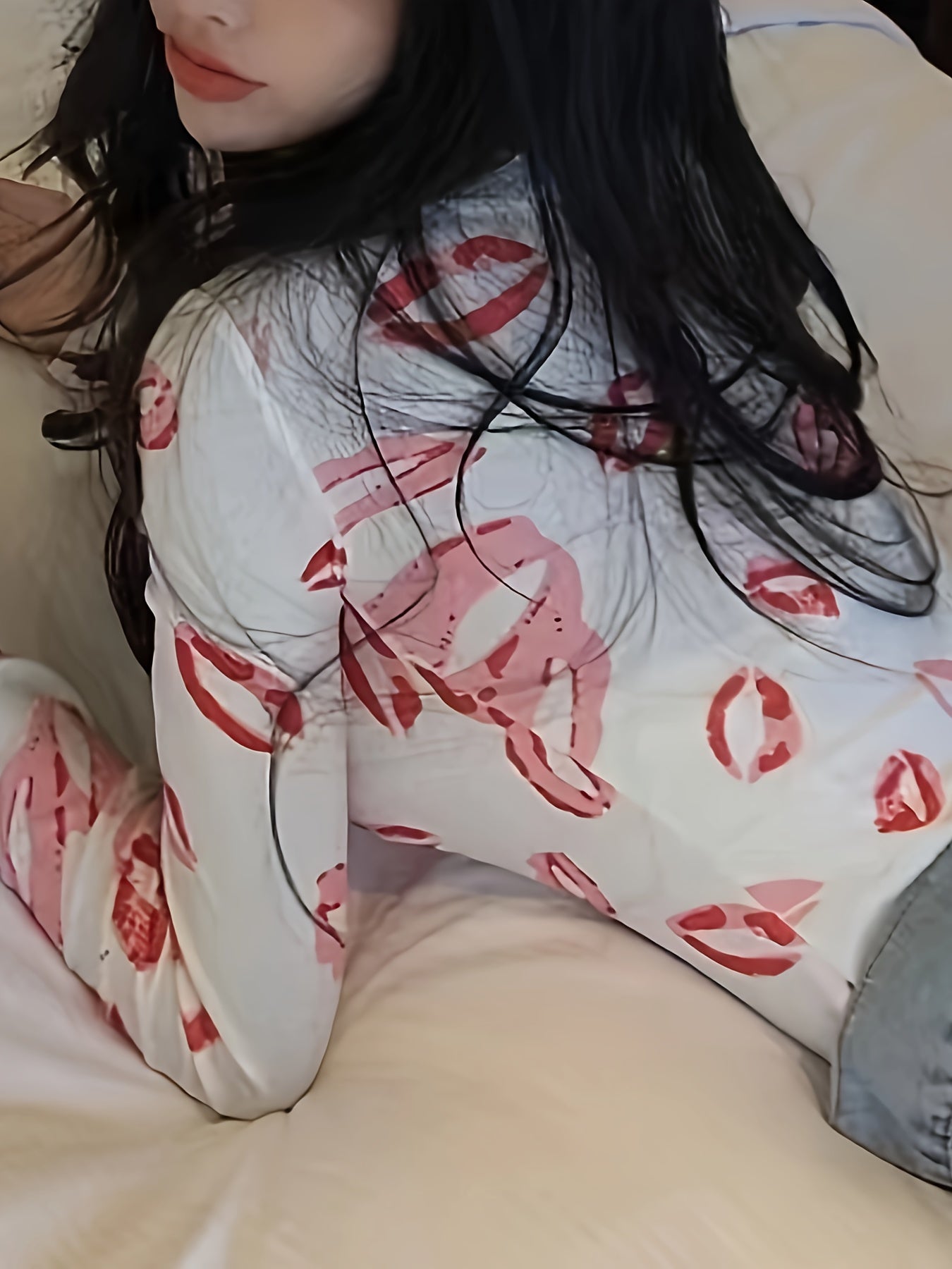 vlovelaw Lip Kiss Print V Neck T-shirt, Elegant Long Sleeve Slim Fit Top, Women's Clothing