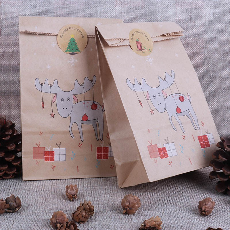12 Pcs Kraft Paper Gift Bags with Christmas Tree Stickers, Candy Wrap Decoration, Christmas Bags for Gift Wrapping