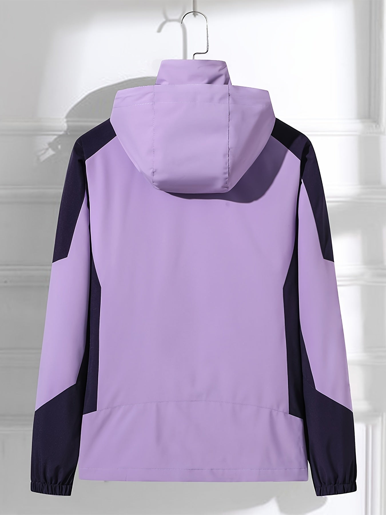 vlovelaw  Stay Stylish & Comfortable in the Women's Color Block Soft-Shell Hiking Jacket!
