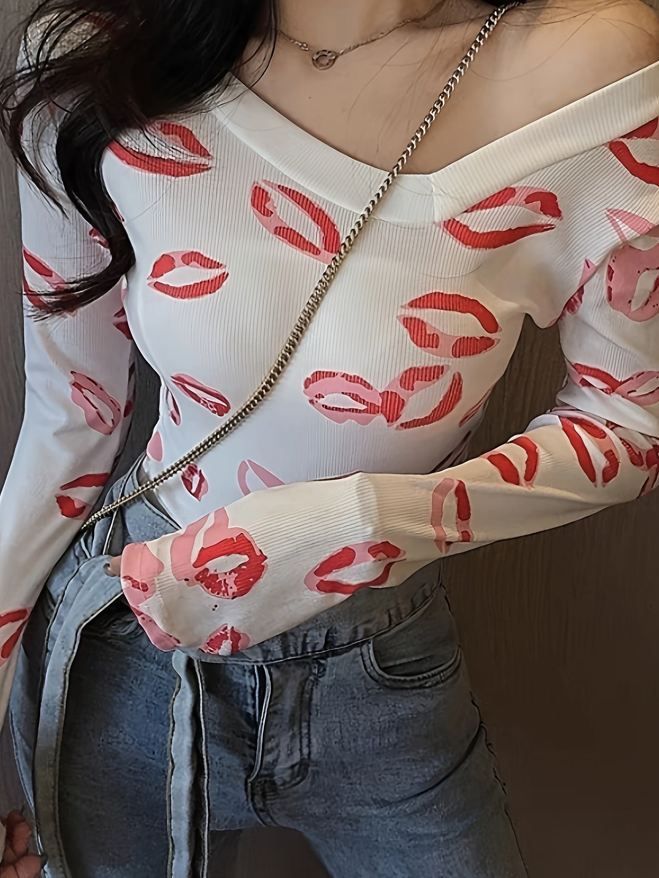 vlovelaw  Lip Kiss Print V Neck T-shirt, Elegant Long Sleeve Slim Fit Top, Women's Clothing
