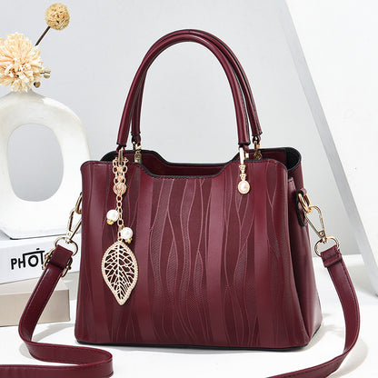 VLOVELAW 2025 Factory popular new bag mother model women's handbag large capacity fashion shoulder bag women's bag one piece hair