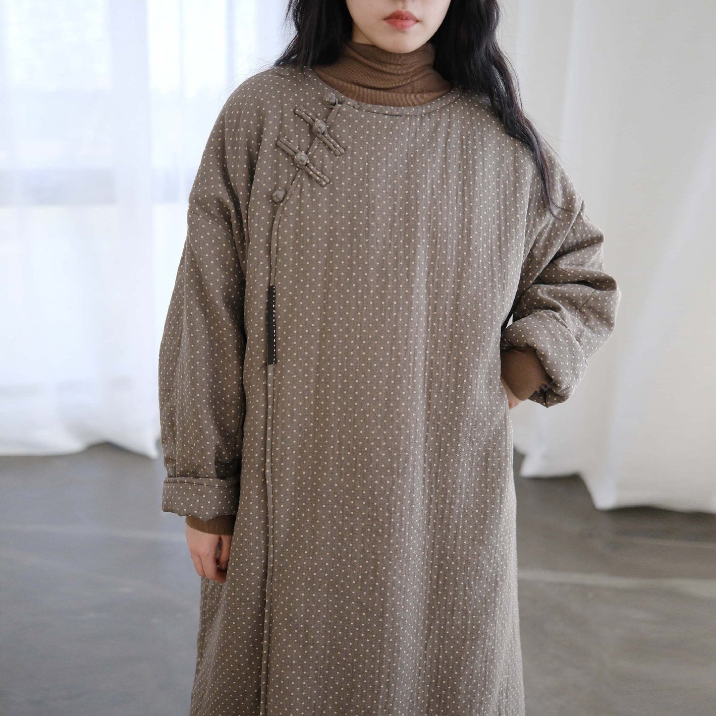 retro literary and artistic elegance polka dot diagonal placket thickened padded robe winter national style loose long cotton-padded coat L22369