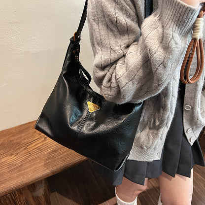 VLOVELAW 2025 Large capacity retro bag women's popular new casual niche design shoulder messenger bag fashionable commuter dumpling bag