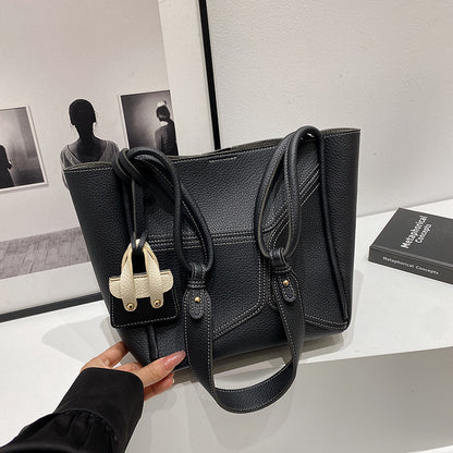 VLOVELAW 2025 Korean version of simple niche design bag women's popular retro casual versatile shoulder bag large-capacity commuter tote bag