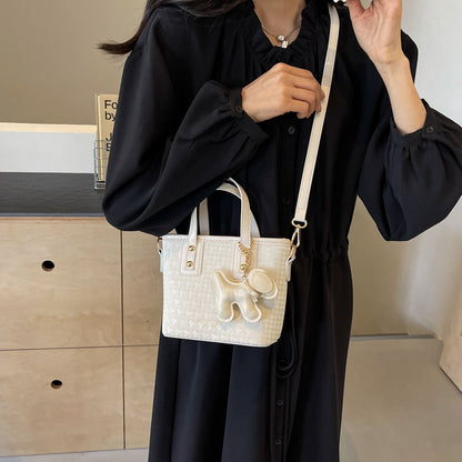 VLOVELAW 2025 Handheld small bag women's popular new trendy versatile shoulder messenger bag Korean version niche design fashionable bucket bag