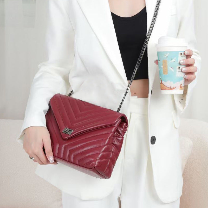 VLOVELAW 2025 Flip lock bag popular new trendy women's shoulder messenger bag simple and fashionable leather rhombus chain bag