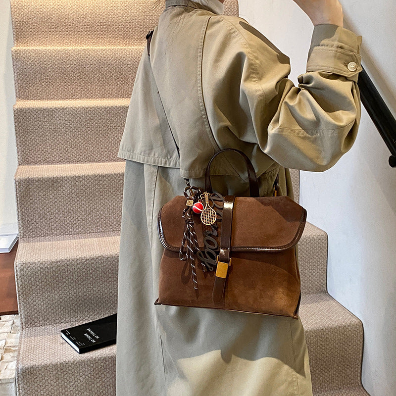 VLOVELAW 2025 Hand carry fashion briefcase women's Korean version ins trendy versatile shoulder bag popular new niche high-end messenger bag