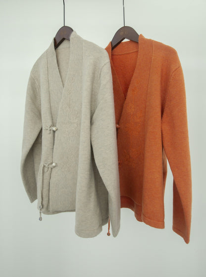 Retro national style Chinese diagonal jacket embroidered thickened jacket, elegant fringed cardigan tea clothes in autumn and winter W22328