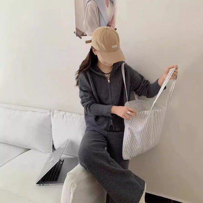 VLOVELAW Korean temperament fashion casual hooded knitted suit women's autumn and winter new loose and thin wide-leg pants two-piece set