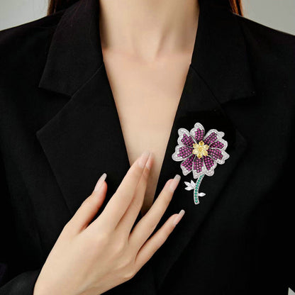 2025 Light luxury luxury micro-inlaid zircon flower brooch women's fashion high-end suit coat high-end pin accessories women