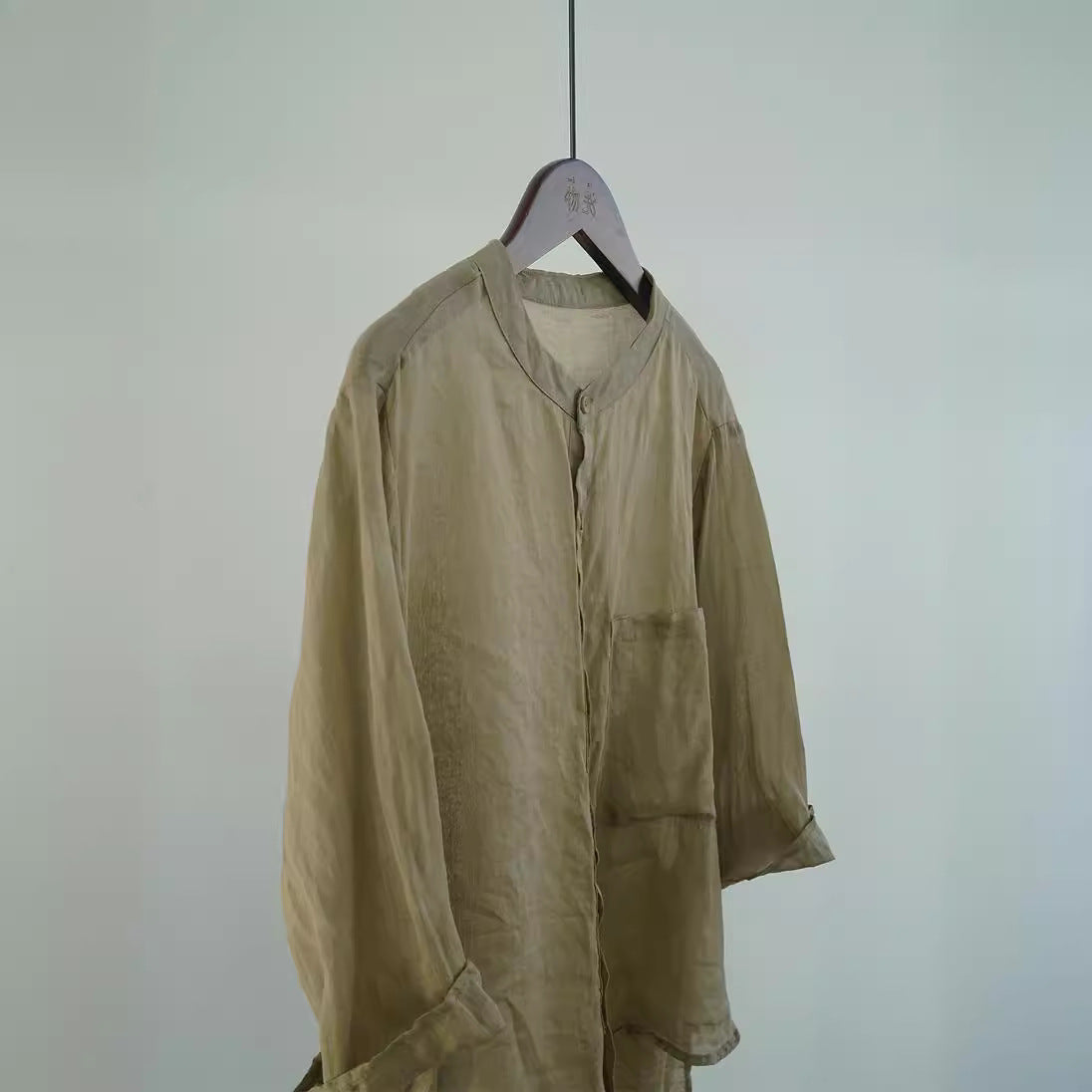 Literary and casual irregular ramie shirt, niche design retro tooling stand-up collar seven-quarter sleeve top W22281