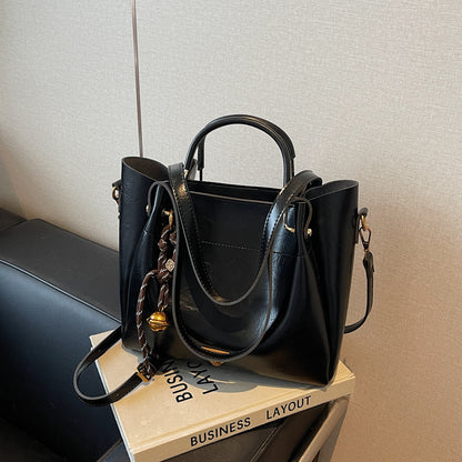 VLOVELAW 2025 Premium oil wax leather bag women's popular new trendy and versatile casual messenger bag commuter shoulder portable bucket bag