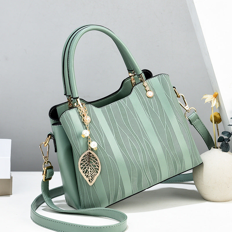 VLOVELAW 2025 Factory popular new bag mother model women's handbag large capacity fashion shoulder bag women's bag one piece hair