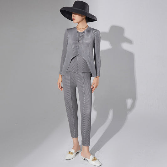 2025 style pleated women's fashion suit, high-end design sense niche cardigan jacket casual pants two-piece set