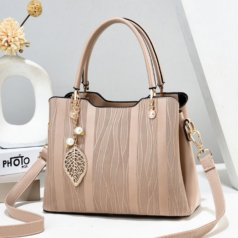 VLOVELAW 2025 Factory popular new bag mother model women's handbag large capacity fashion shoulder bag women's bag one piece hair