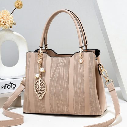 VLOVELAW 2025 Factory popular new bag mother model women's handbag large capacity fashion shoulder bag women's bag one piece hair
