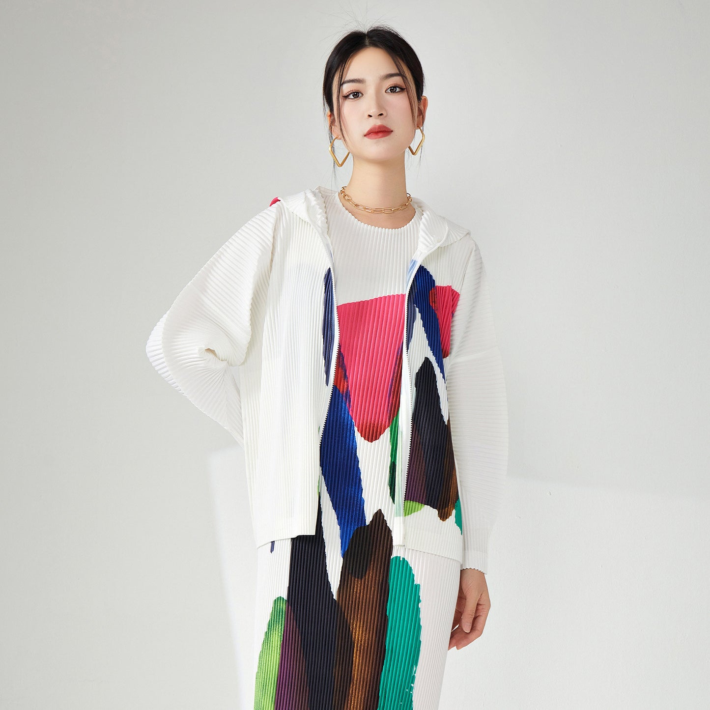 2025 Pleated jacket sweater women's autumn and winter new loose texture printed loose temperament casual cardigan hooded top
