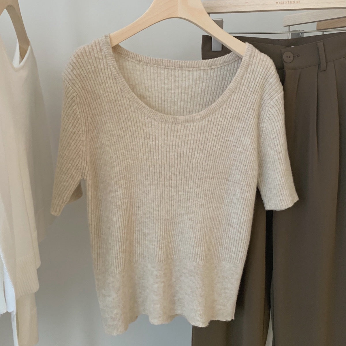 VLOVELAW Big Neckline Loose Linen Short-Sleeved T-shirt for Women Summer New off-Shoulder Korean Style round Neck Knitted Top for Women Gentle
