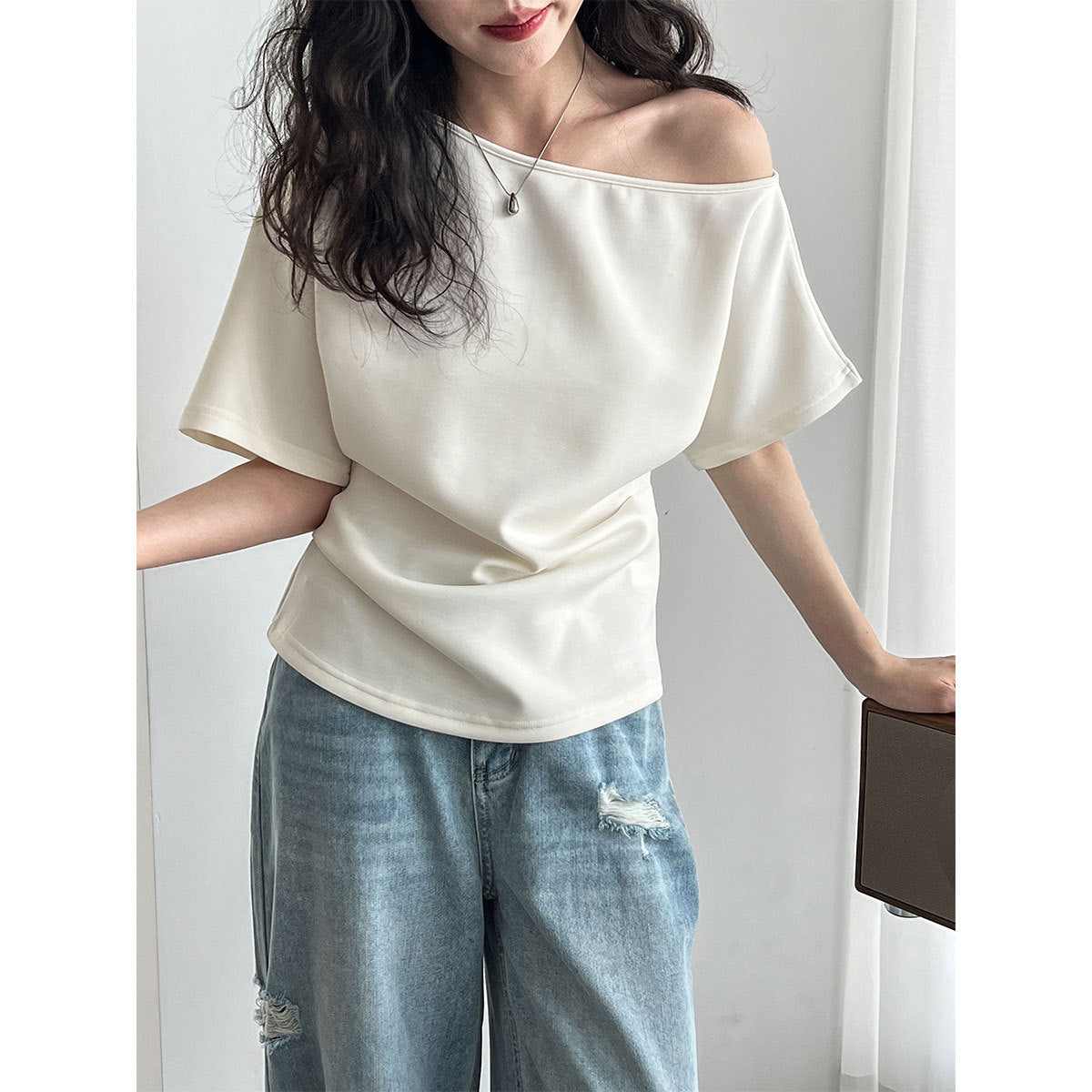 Lu Xi, lazy slanted shoulders loose short-sleeved women's summer new off-shoulder asymmetrical waist and thin T-shirt 2658