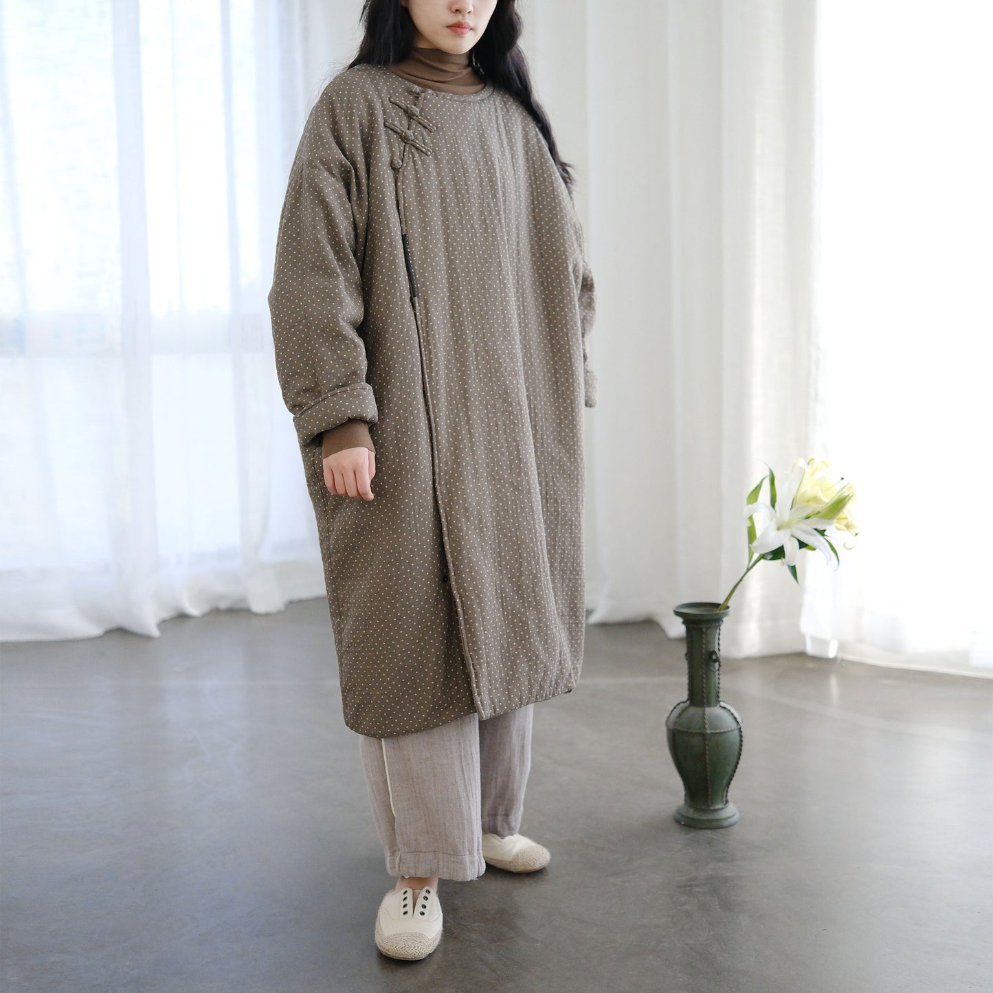 retro literary and artistic elegance polka dot diagonal placket thickened padded robe winter national style loose long cotton-padded coat L22369