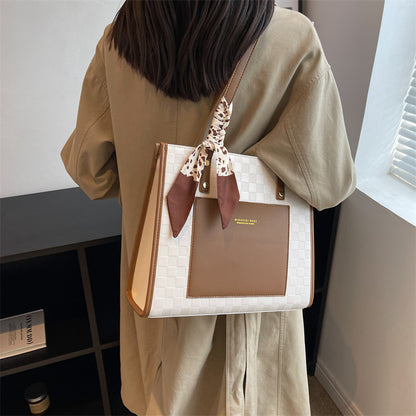 VLOVELAW 2025 Find factory wholesale customized bags for women's high-end sense fashion versatile single shoulder tote bag retro plaid handbag