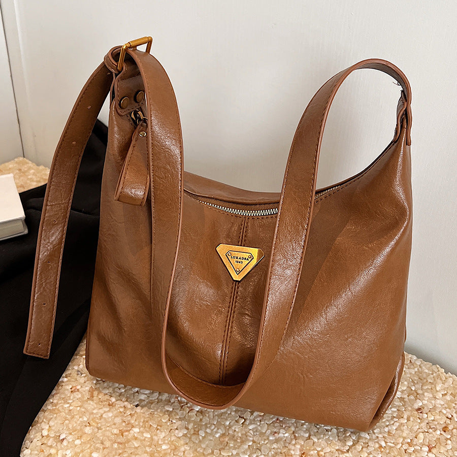 VLOVELAW 2025 Large capacity retro bag women's popular new casual niche design shoulder messenger bag fashionable commuter dumpling bag