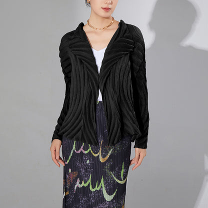 2025 style autumn coat women's design sense niche one-button high-end chic pleated versatile knitted sweater cardigan