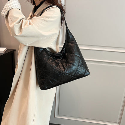 VLOVELAW 2025 Rhombus underarm bag women's large-capacity shoulder bag popular new niche design handbag commuter tote bag