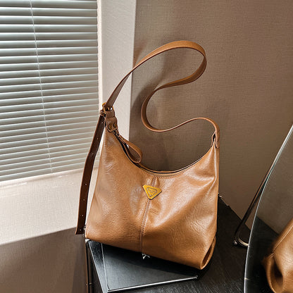 VLOVELAW 2025 Large capacity retro bag women's popular new casual niche design shoulder messenger bag fashionable commuter dumpling bag
