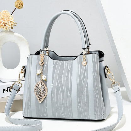VLOVELAW 2025 Factory popular new bag mother model women's handbag large capacity fashion shoulder bag women's bag one piece hair