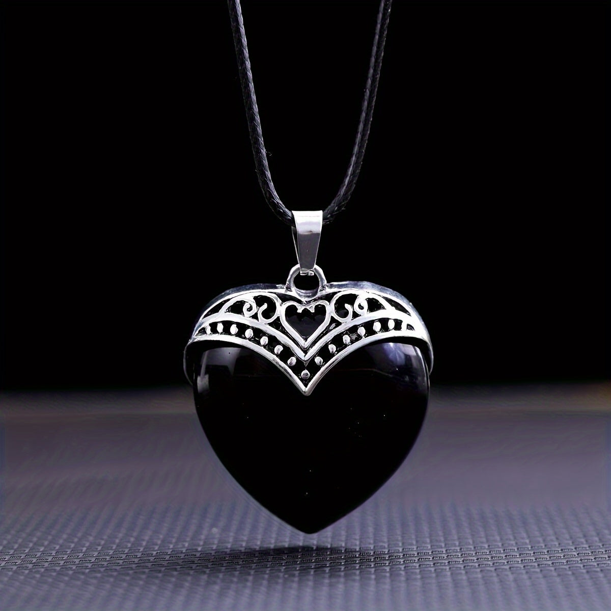 1PC Heart-Shaped Crystal Love Pendant - Healing & Meditation Necklace - Unisex Birthday Gift for Spiritual Enrichment