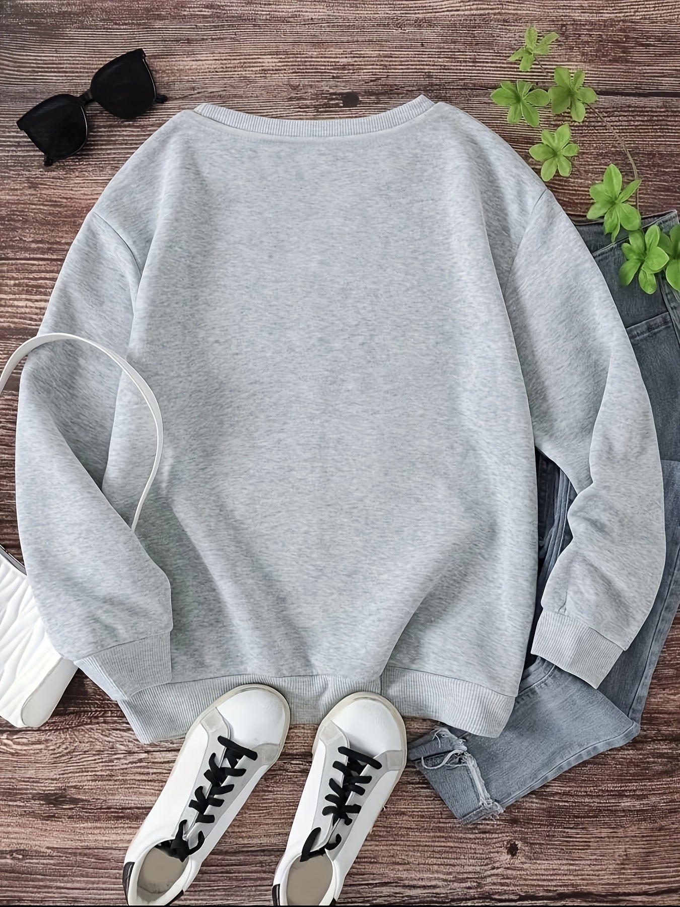 Christmas Print Pullover Sweatshirt - Cozy Casual Long Sleeve Crew Neck Sweatshirt for Fall and Winter, Women's Comfortable Clothing for Holiday Season